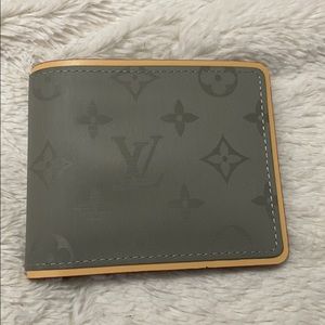 Men’s Louis Vutton Monogram Eclipse wallet